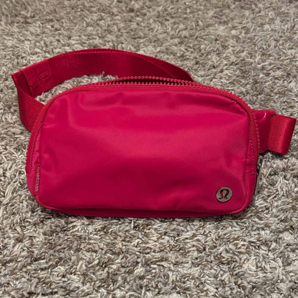 Lululemon Belt Bag can’t buy color online anymore